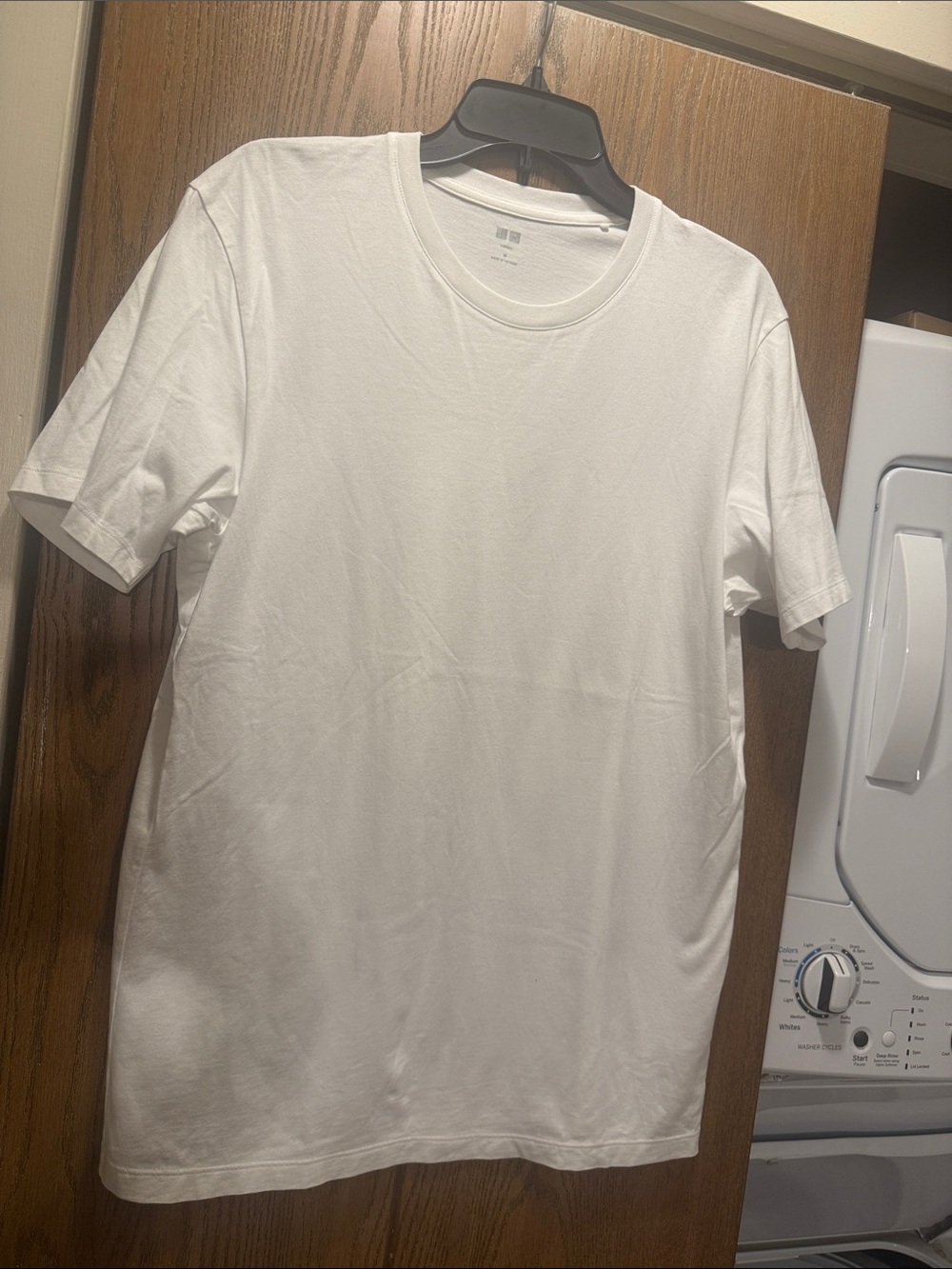 Uniqlo Men’s White T-Shirt Size: M